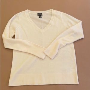 Halogen 100% Cashmere V-Neck Sweater